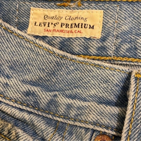 Levi’s 26 (2/3) Wedgie Icon Ripped High Rise Women’s Straight Cropped Jeans - Picture 9 of 16